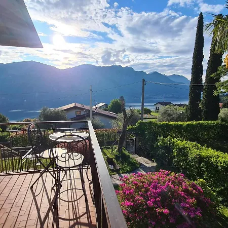 Casa La Rosa 3* Μπελάτζιο