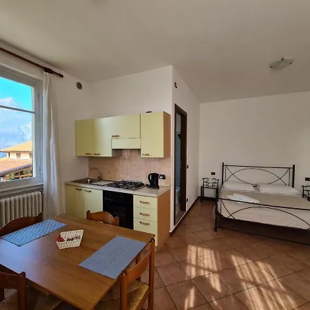 Casa La Rosa מלון דירות בלאג'יו